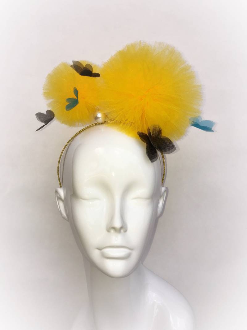 Pom Stirnband, Übergroße Gelbe Derby Löwenzahn Fascinator, Gelb Und Butterlies Geburtstag Pom Stirnband, Übergroße Gelbe Derby Löwenzahn Fascinator, Gelb Und Butterlies Geburtstag von Zisseylove