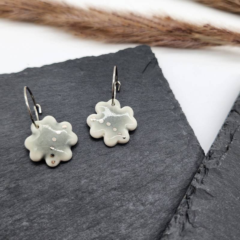 Porzellan Ohrringe, Kreolen Edelstahl, Schmuck, 24K Platin, Handmade, Handgemacht, Kleines Geschenk Porzellan Ohrringe, Kreolen Edelstahl, Schmuck, 24K Platin, Handmade, Handgemacht, Kleines Geschenk von ZitroenchenDesign