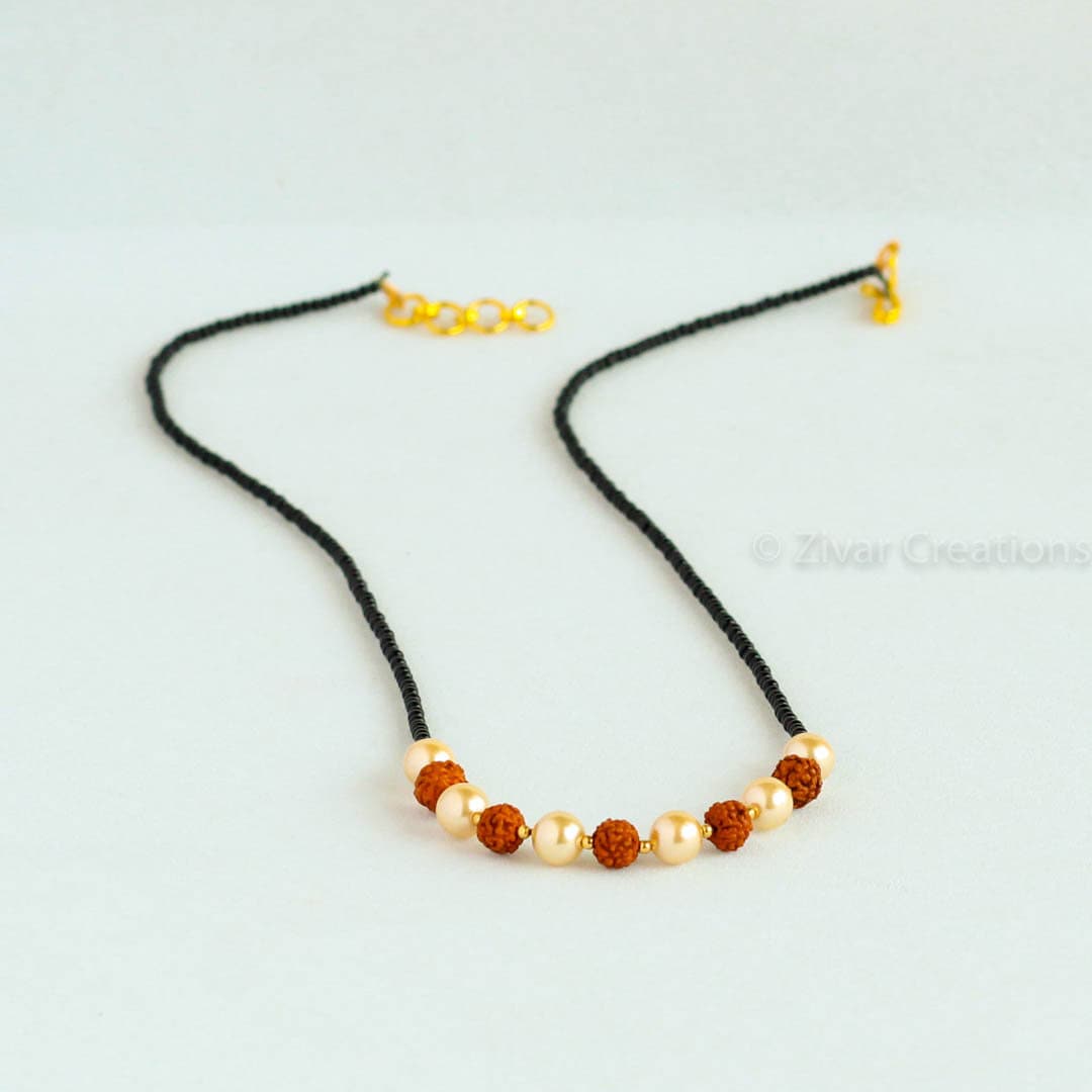 Rudraksha Und Perle Mangalsutra, Modernes Boho Schmuck Rudraksha Und Perle Mangalsutra, Modernes Boho Schmuck von ZivarCreations