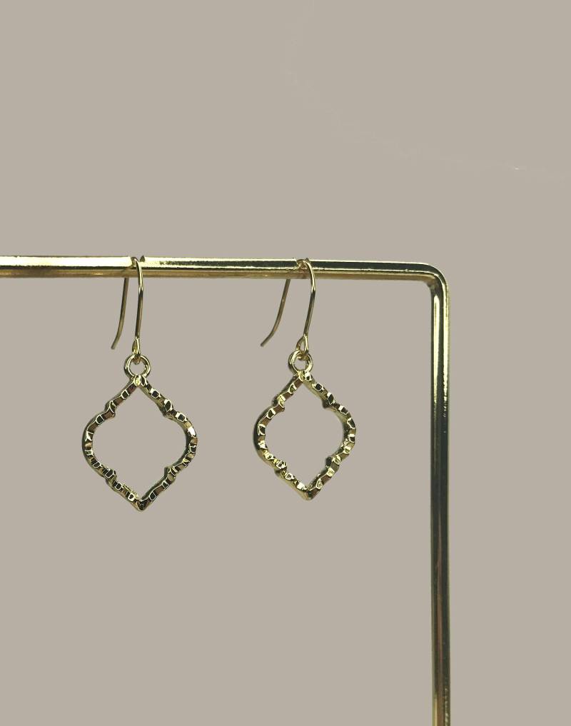 Vintage Style Vergoldet Durchbrochene Strukturierte Leichte Ohrringe von ZiziKim