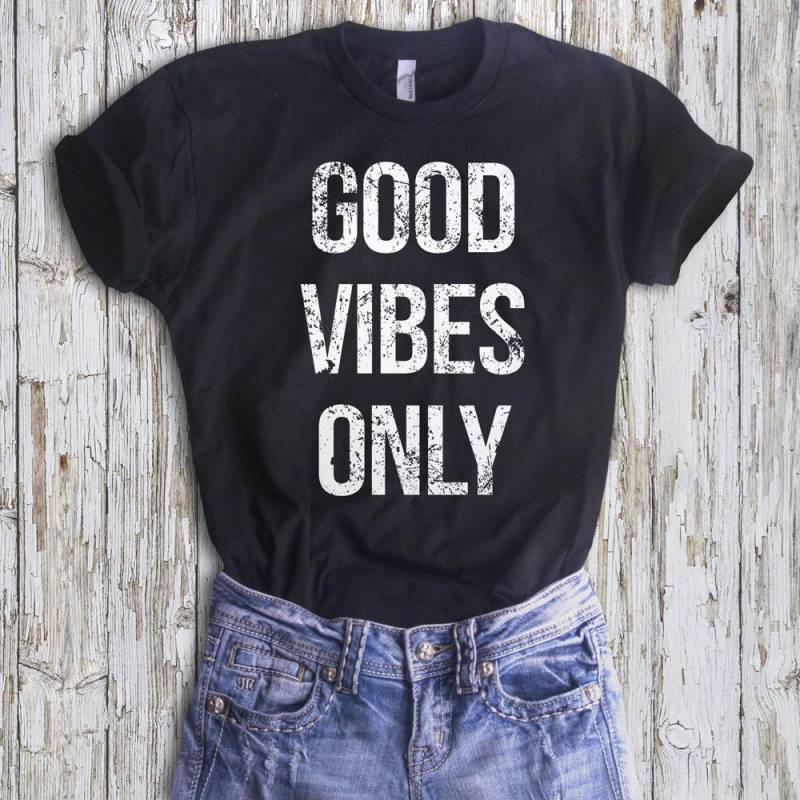 Good Vibes Only T-Shirt Ultraweiches, Ringgesponnenes Baumwoll T-Shirt. Kaufen Sie 2 Artikel Und Erhalten 1 Gratis Tshirt von ZodiaTees