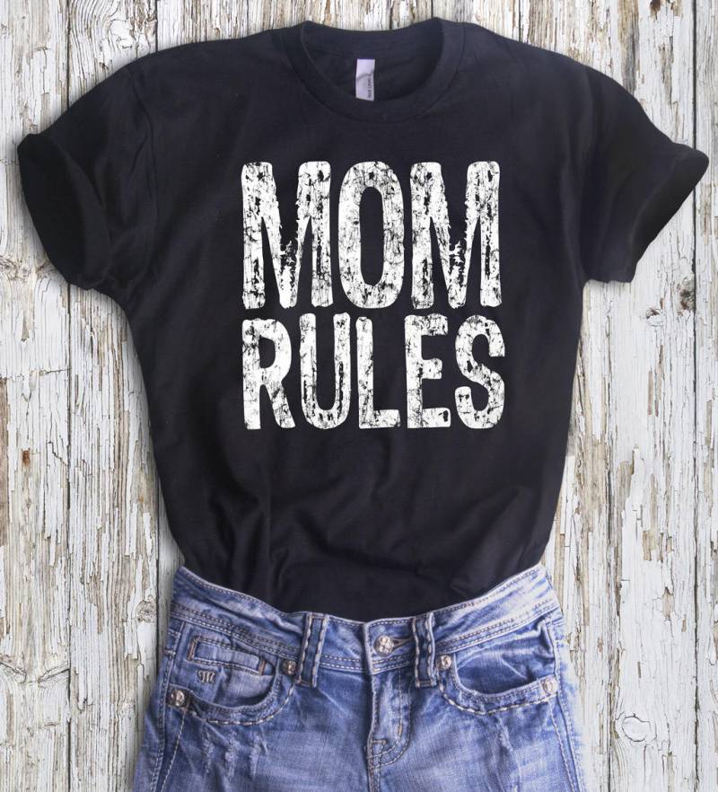 Kaufen Sie 2, Erhalten 1 Gratis Tshirt Mom Regeln Rundhals-T-Shirt. 4 Farben Zur Auswahl von ZodiaTees