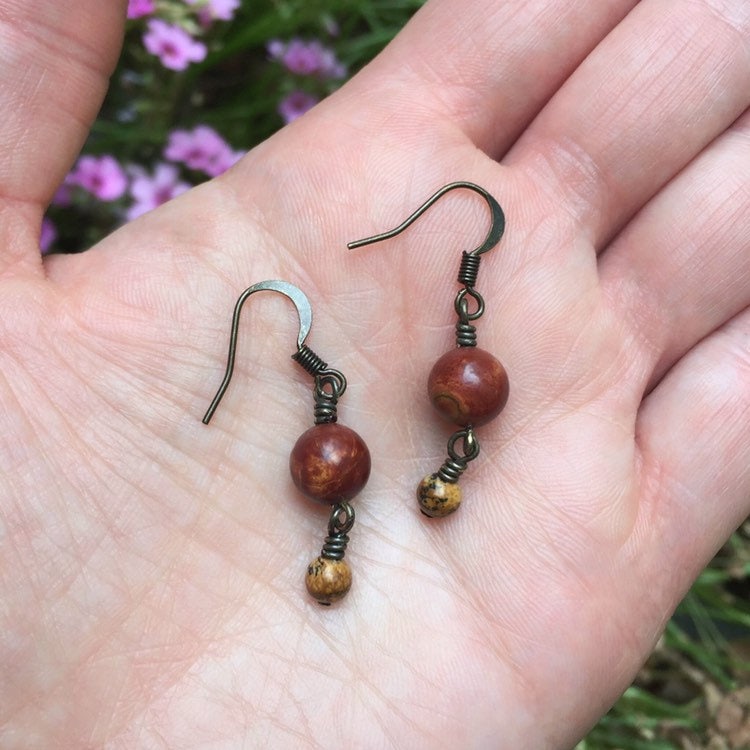 Roter Jaspis Ohrringe - Rote Ohrhänger Naturstein Edelstein Tropfen Hängeohrringe Kupfer von ZoeBirdDesigns