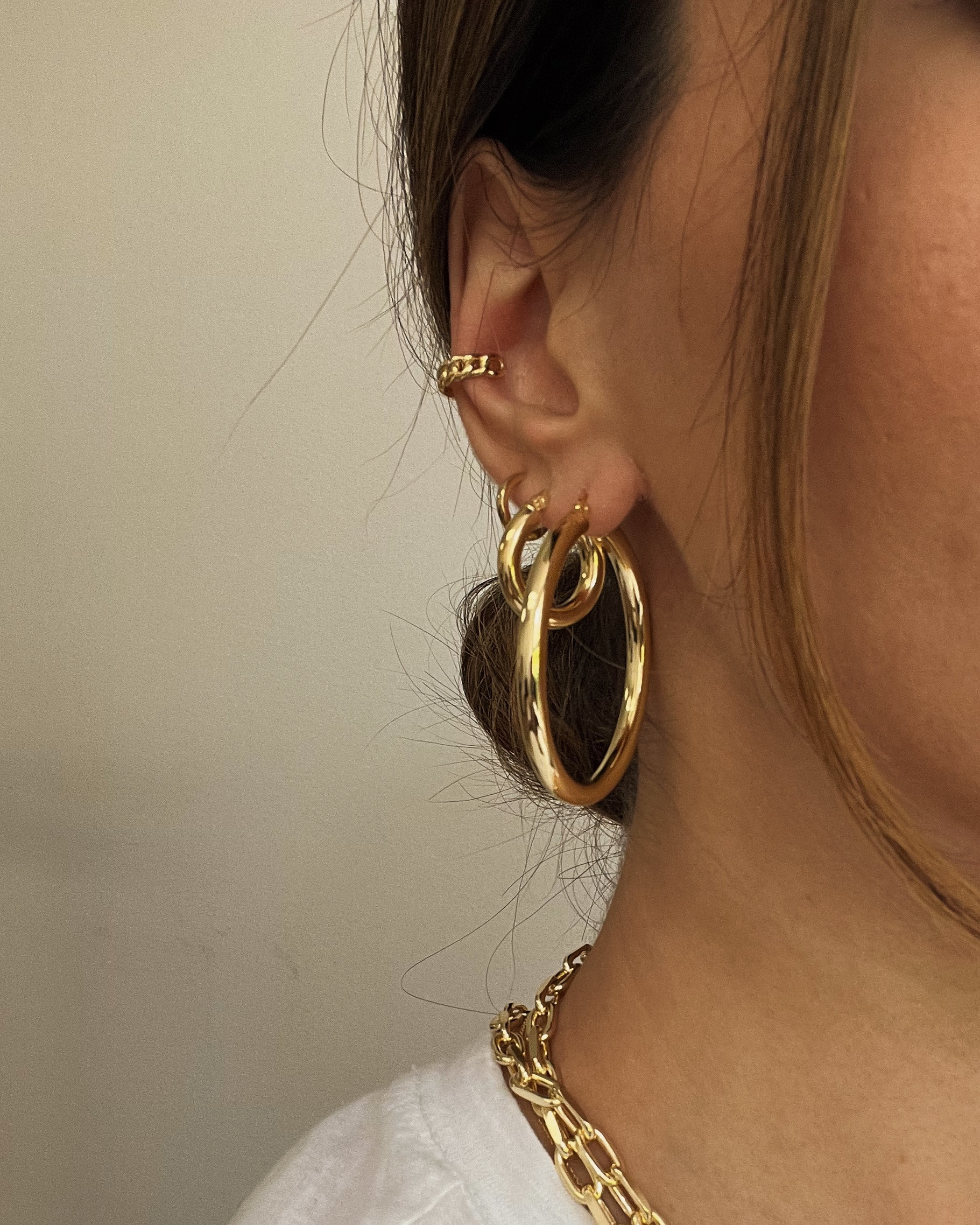 Gold Vermeil Große Dicke Creolen Ohrringe von ZoeLevJewelry