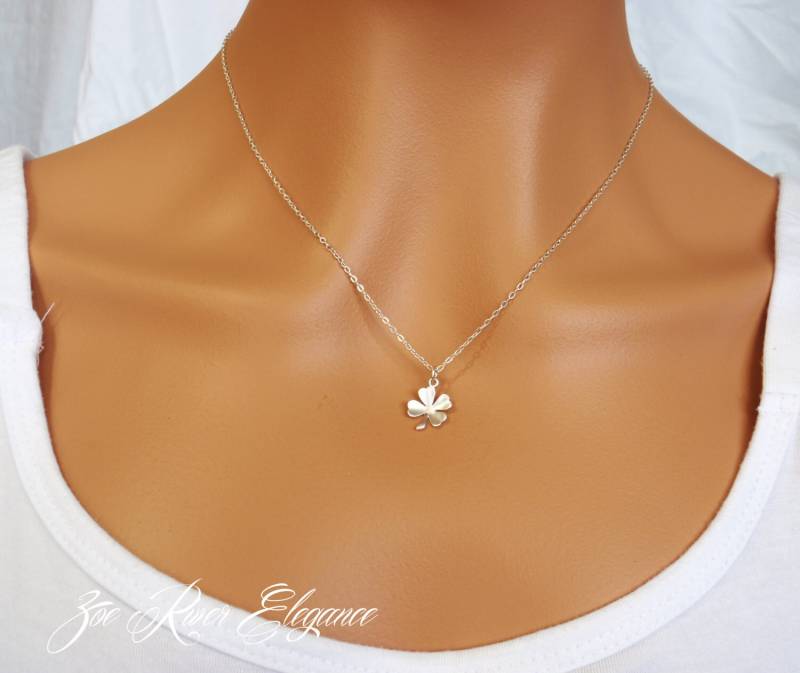 Personalisierte Initialen Und Klee Halskette. Glücksklee Halskette Mit Vier Blättern. Monogramm von ZoeRiverElegance