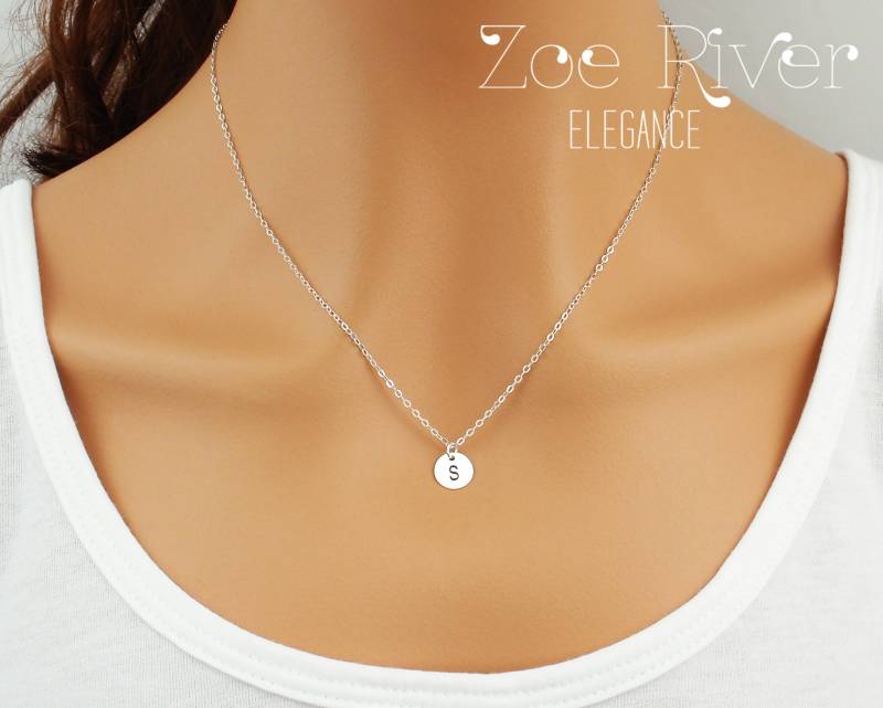 Personalisierte Roségold-, Silber - Oder Gold-Initial-Monogramm-Kette. Handgestempelte Gravierte Halskette von ZoeRiverElegance