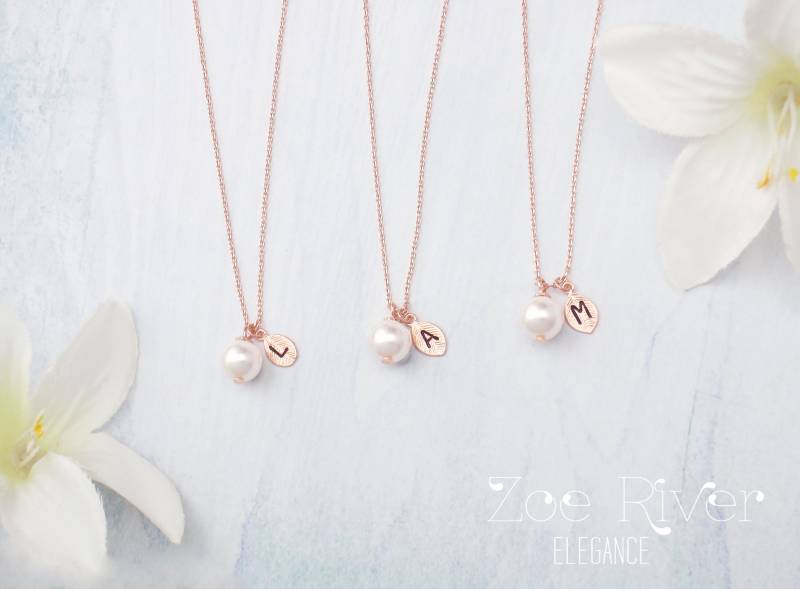 Wählen Sie Roségold, Silber Oder Gold, Personalisierte Initiale Und Swarovski Perlenkette. Zierliche Elegante Perlenkette von ZoeRiverElegance