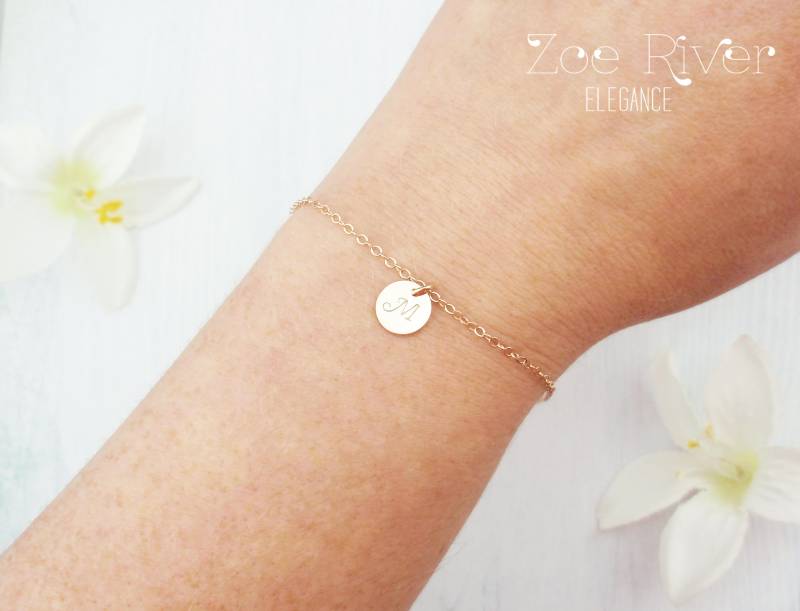 Wählen Sie Roségold, Silber Oder Gold Personalisiertes Armband Mit Initiale. Zierliches Initialen. Initialen in Roségold. Silberne von ZoeRiverElegance