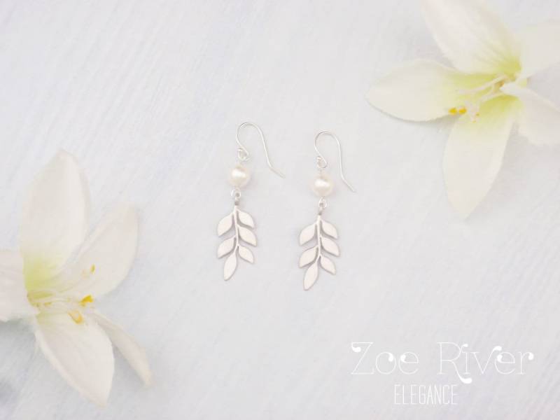 Wählen Sie Silber Oder Blattgold Und Weiße Perle Ohrringe. Sterling Vergoldet Elegante Blatt von ZoeRiverElegance