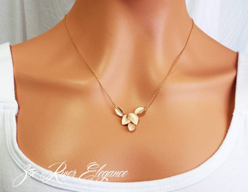Wählen Sie Silber Oder Gold, Blattcluster Halskette. Eleganter Und Zierlicher Anhänger von ZoeRiverElegance