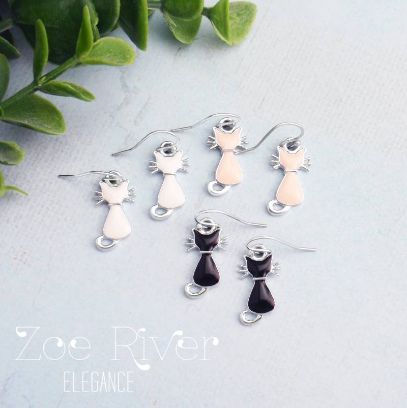 Zarte Katzenohrringe in Gold, Silber Oder Rosé. Sterling Silber Ohrhaken, Kleine Katzen Ohrringe von ZoeRiverElegance