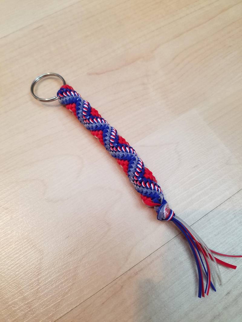 Boondoggle Schlüsselanhänger, Usa 4. Juli, Rot, Weiß Und Blau Zigzag Rexlace Keychain, Reißverschluss von ZoeSheaDesigns