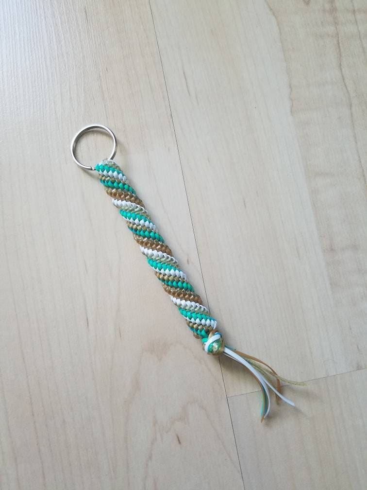 Boondoggle Schlüsselanhänger , Türkis Und Gold Gimp Schlüsselanhänger, Spiral Stitch Schlüsselband von ZoeSheaDesigns