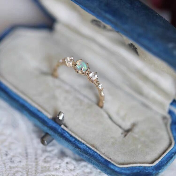 Natürlicher Feueropal Ring, Feuer Diamant Versprechen Echter Regenbogen Opal Edelstein Oktober Birthstone Geschenke Natürlicher Feueropal Ring, Feuer Diamant Versprechen Echter Regenbogen Opal Edelstein Oktober Birthstone Geschenke von ZoeUniqueJewelry