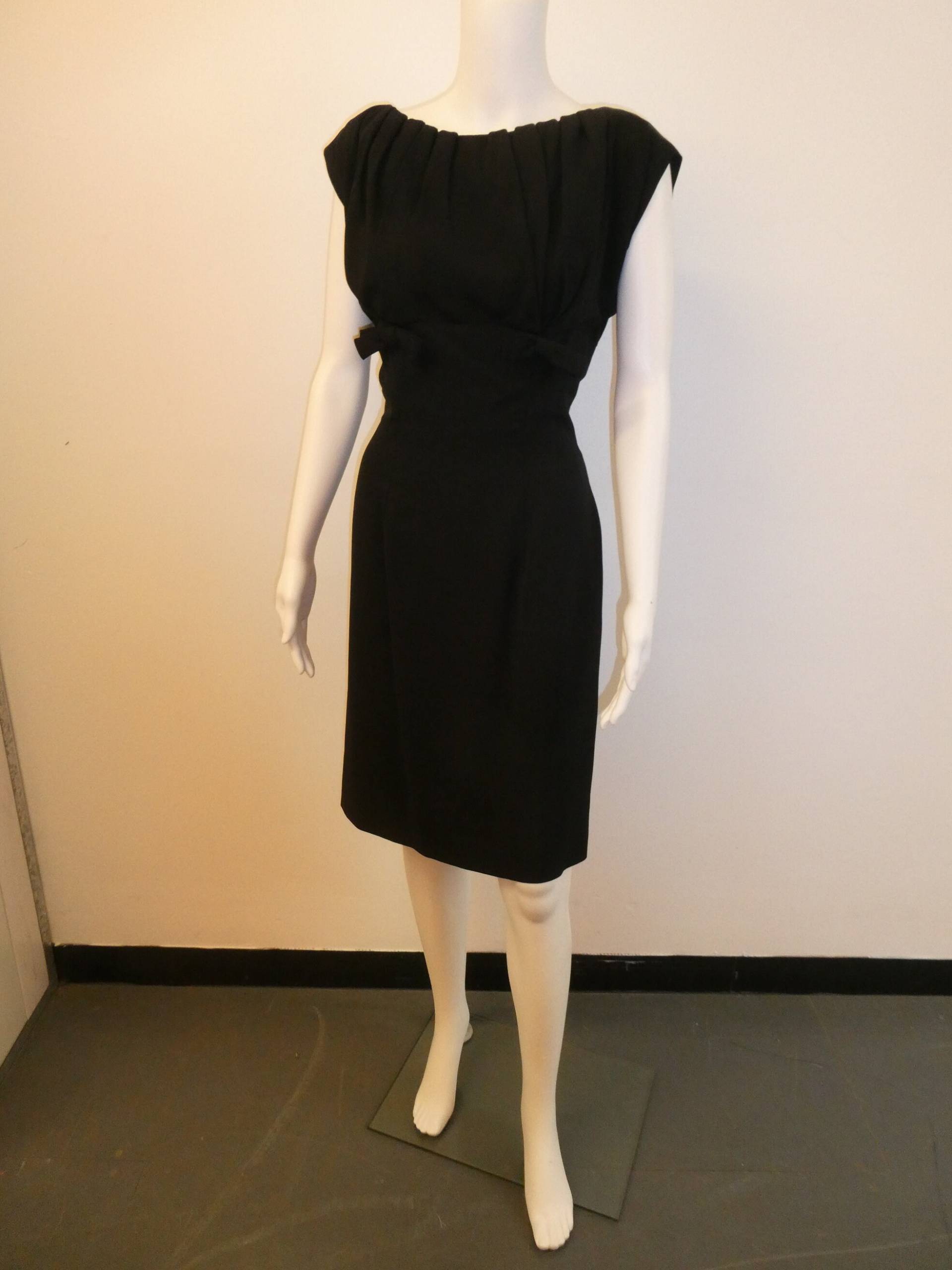 1950Gigi Young Schwarz Wiggle Kleid 1950Gigi Young Schwarz Wiggle Kleid von ZoesCollectables