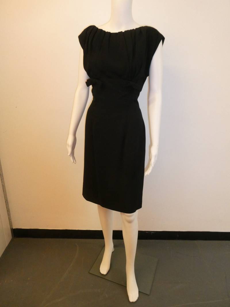 1950Gigi Young Schwarz Wiggle Kleid 1950Gigi Young Schwarz Wiggle Kleid von ZoesCollectables