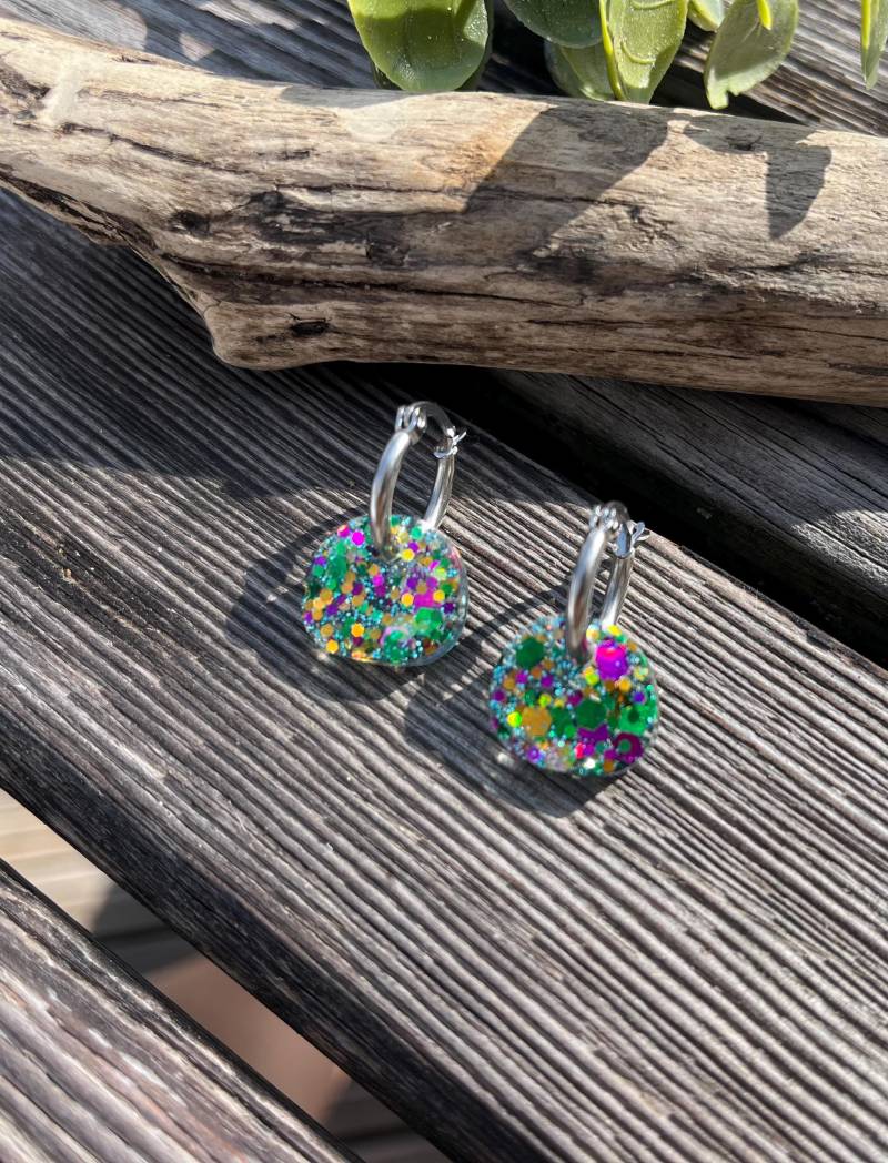 Bunte Grün Lila Silber Glitzer Konfetti Ohrringe Creolen Bunte Grün Lila Silber Glitzer Konfetti Ohrringe Creolen von ZoesJoyeria