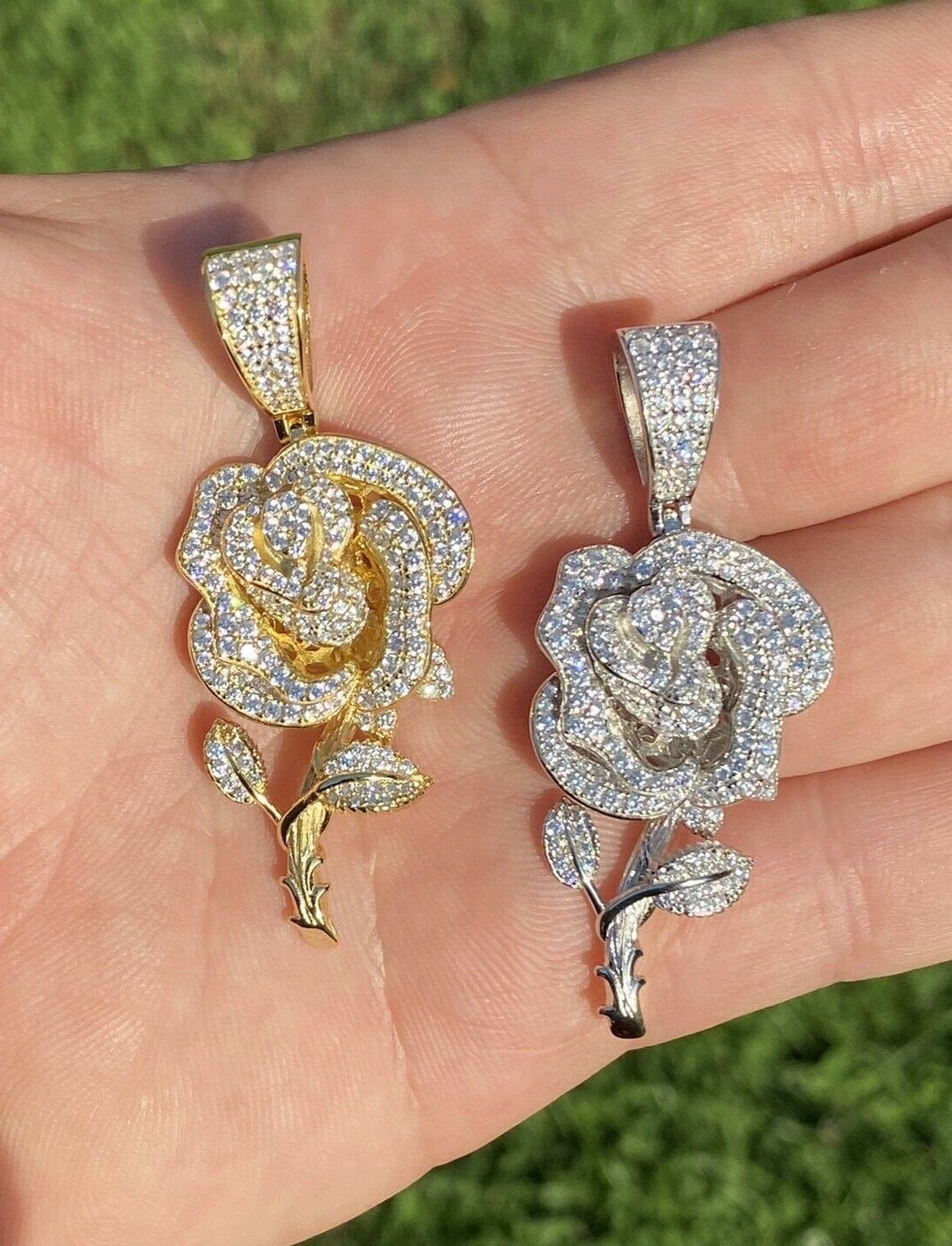 Damen Mädchen Massiv 925 Sterling Silber Iced Out Floral Rose Blume Anhänger in 14K Gold Oder Rhodium Finish von ZoeysJewelryBoxLLC