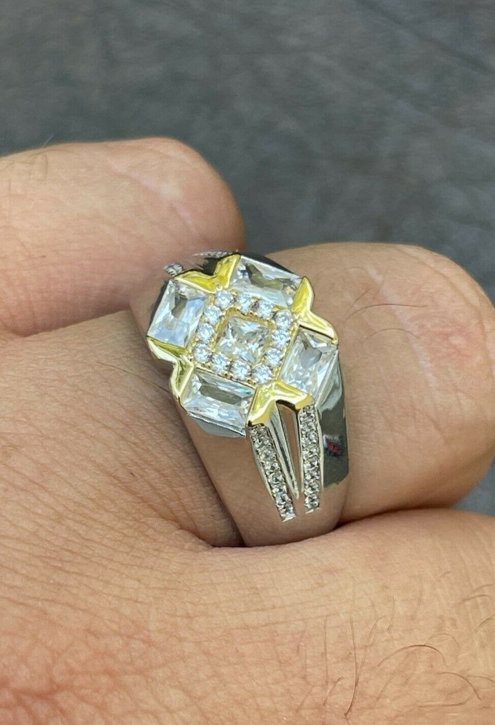 Herren Custom Baguette Pinky Ring Massiv 925 Sterling Silber W/14K Goldverzierung Größen 6-13 von ZoeysJewelryBoxLLC