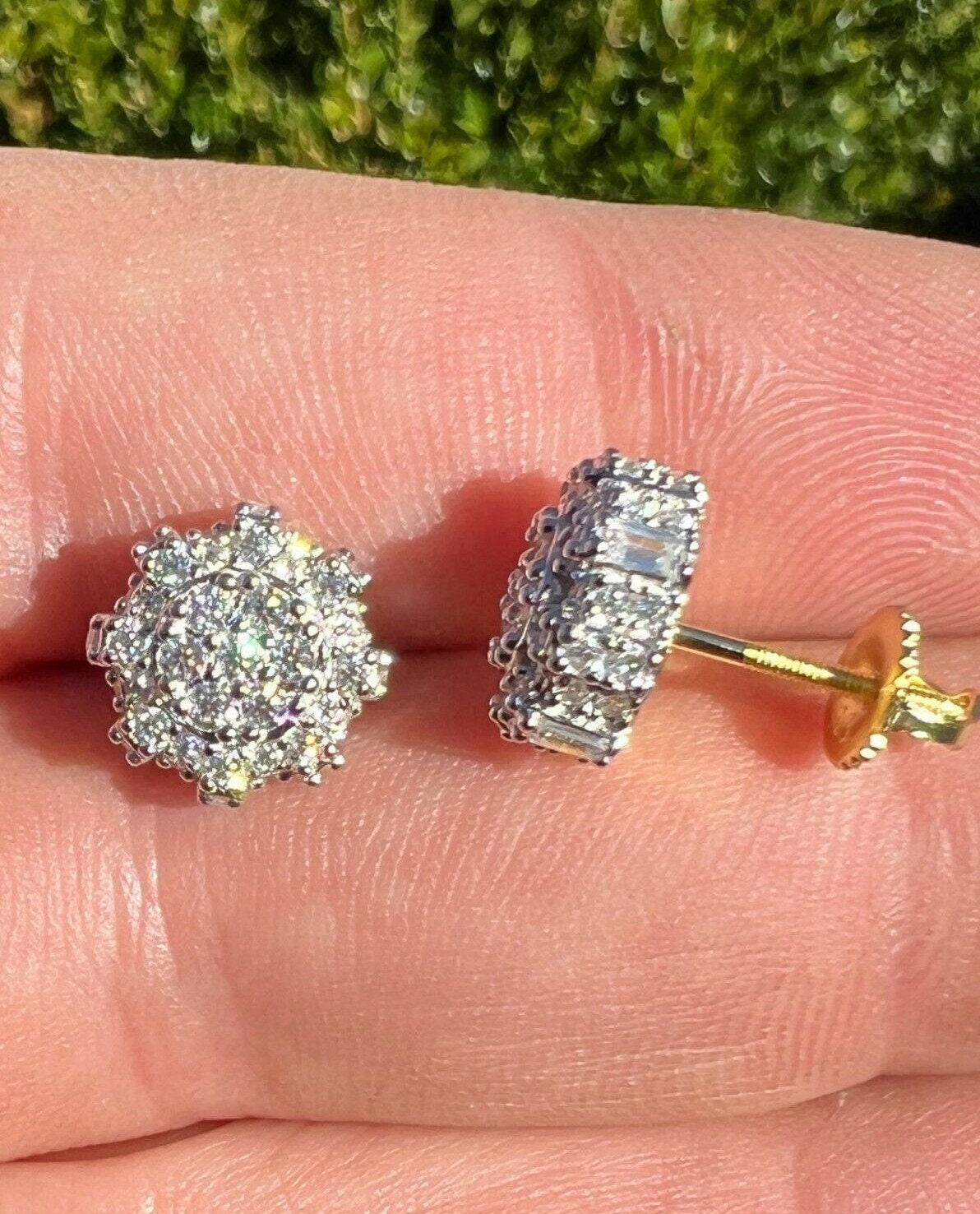 Herren Damen 10 Mm 14K Gold Vermeil Über 925 Sterling Silber Moissanite Runde Cluster Schraube Zurück Passes Diamond Tester Er-M-52G Herren Damen 10 Mm 14K Gold Vermeil Über 925 Sterling Silber Moissanite Runde Cluster Schraube Zurück Passes Diamond Tester Er-M-52G von ZoeysJewelryBoxLLC