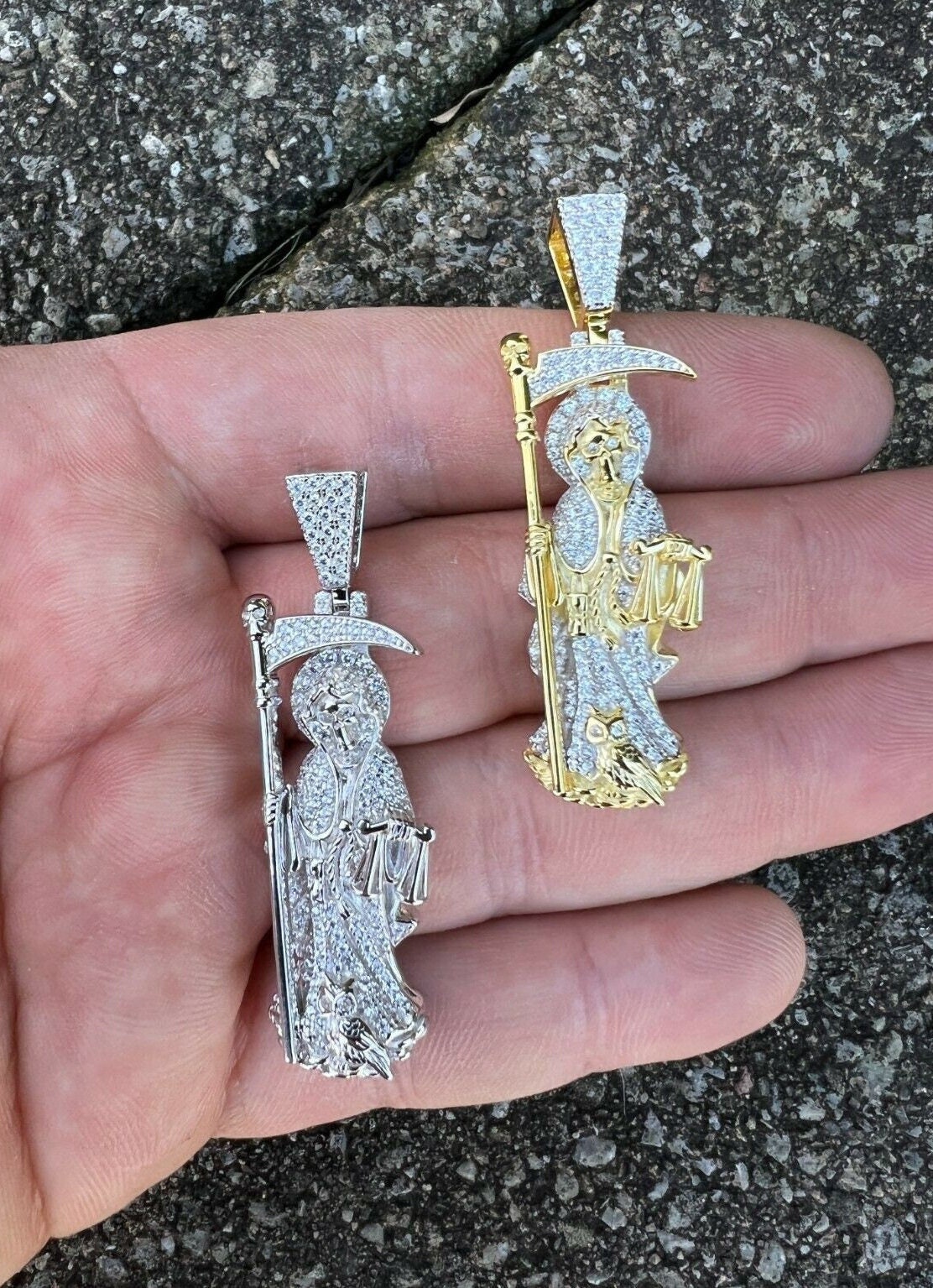 Herren Damen Sensenmann Santa Muerte Iced Out Diamant Anhänger Massiv 925 Sterling Silber in 14 K Gold Oder Rhodium Finish ....p889 von ZoeysJewelryBoxLLC