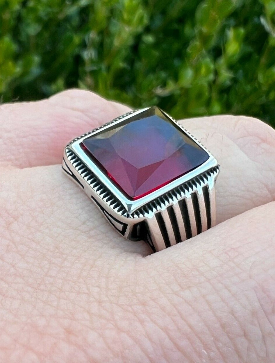 Herren Echt Massiv 925 Sterlingsilber Rechteck Rot Rubin Pinky Ring Größe 7, 8, 9, 10, 11, 12, 13 von ZoeysJewelryBoxLLC