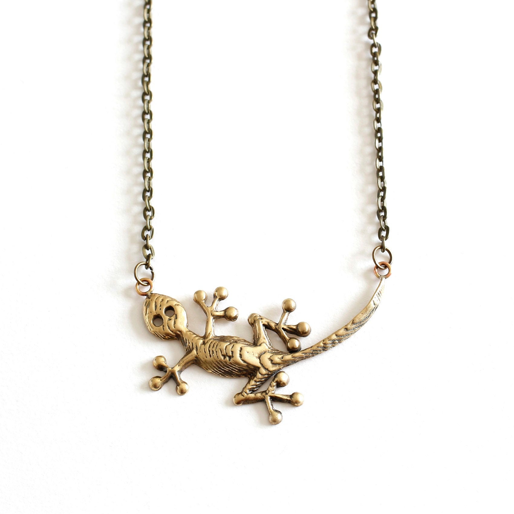 Gelb Bronze Gecko Halskette Einzigartiges Geschenk Für Reptilien-Liebhaber Handgefertigter Eidechsen Anhänger Aus Bronze Gelb Bronze Gecko Halskette Einzigartiges Geschenk Für Reptilien-Liebhaber Handgefertigter Eidechsen Anhänger Aus Bronze von ZohreKHjewelry