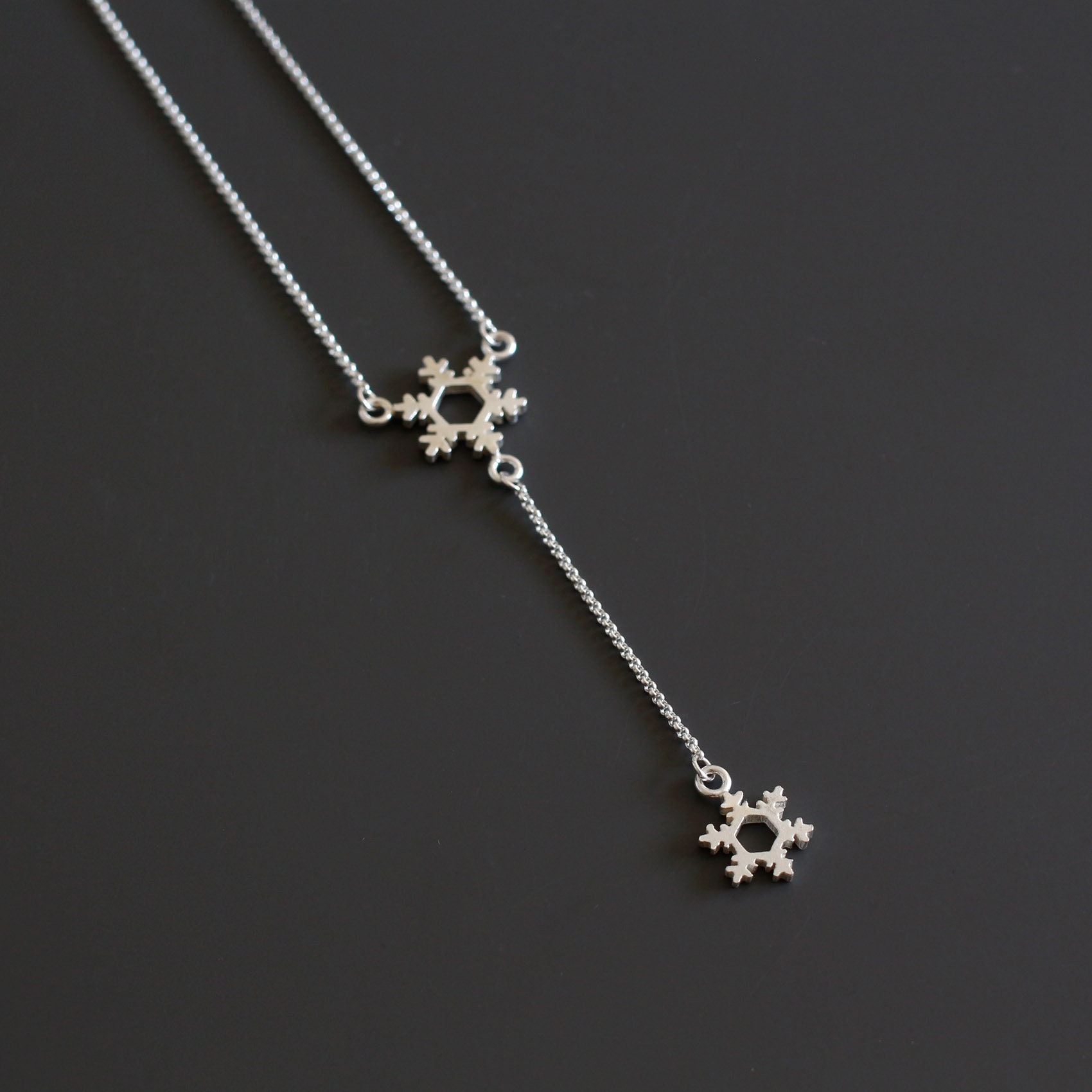 Handgemachte Silber Schneeflocke Y-Halskette Sterling Winter Schmuck Zarte Künstler-Halskette Einzigartiges Geschenk Für Sie Handgemachte Silber Schneeflocke Y-Halskette Sterling Winter Schmuck Zarte Künstler-Halskette Einzigartiges Geschenk Für Sie von ZohreKHjewelry