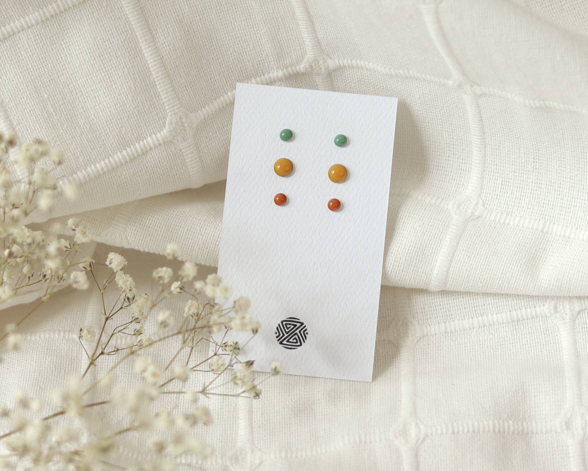 Edelstahl Ohrstecker Set Moderne Bunte Harz Ohrringe Minimal Für Mehrere Piercings Hypoallergen Alltags Edelstahl Ohrstecker Set Moderne Bunte Harz Ohrringe Minimal Für Mehrere Piercings Hypoallergen Alltags von ZohreKHjewelry