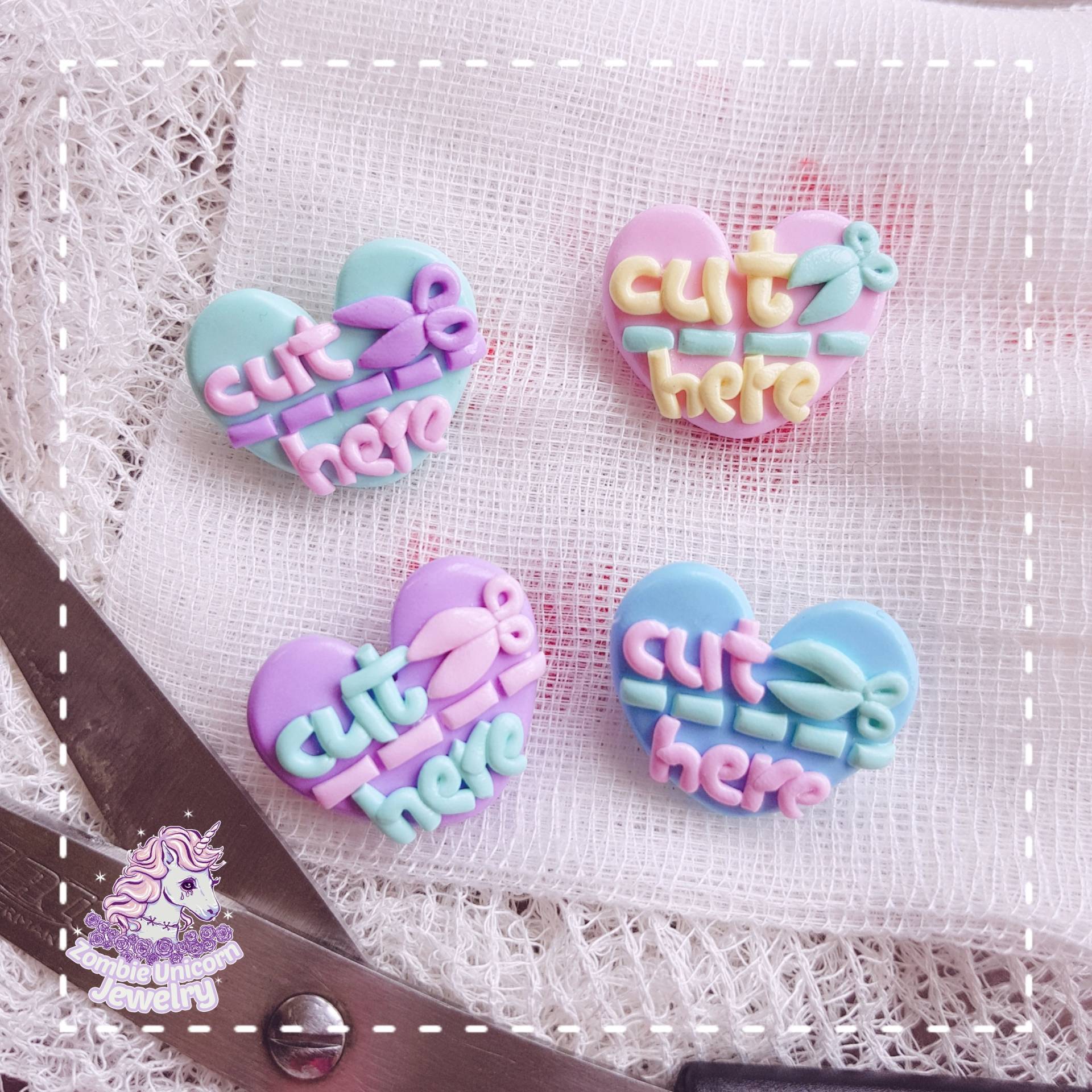 Cut Hier Broschen Menhera Yamikawaii Cut Hier Broschen Menhera Yamikawaii von ZombieUnicornJewelry