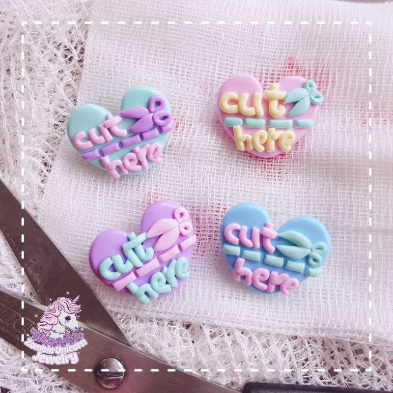 Cut Hier Broschen Menhera Yamikawaii Cut Hier Broschen Menhera Yamikawaii von ZombieUnicornJewelry