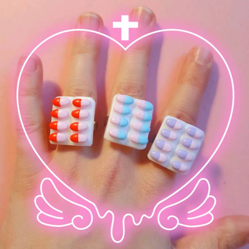 Kawaii Krankenhaus Ringe/Menhera Pillen Yamikawa Kawaii Krankenhaus Ringe/Menhera Pillen Yamikawa von ZombieUnicornJewelry