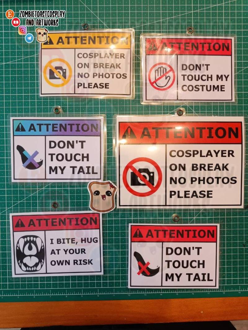 Cosplayer/ Fursuit Badges, Different Designs, Custom Text & Color Cosplayer/ Fursuit Badges, Different Designs, Custom Text & Color von ZombietoastcosplayDE
