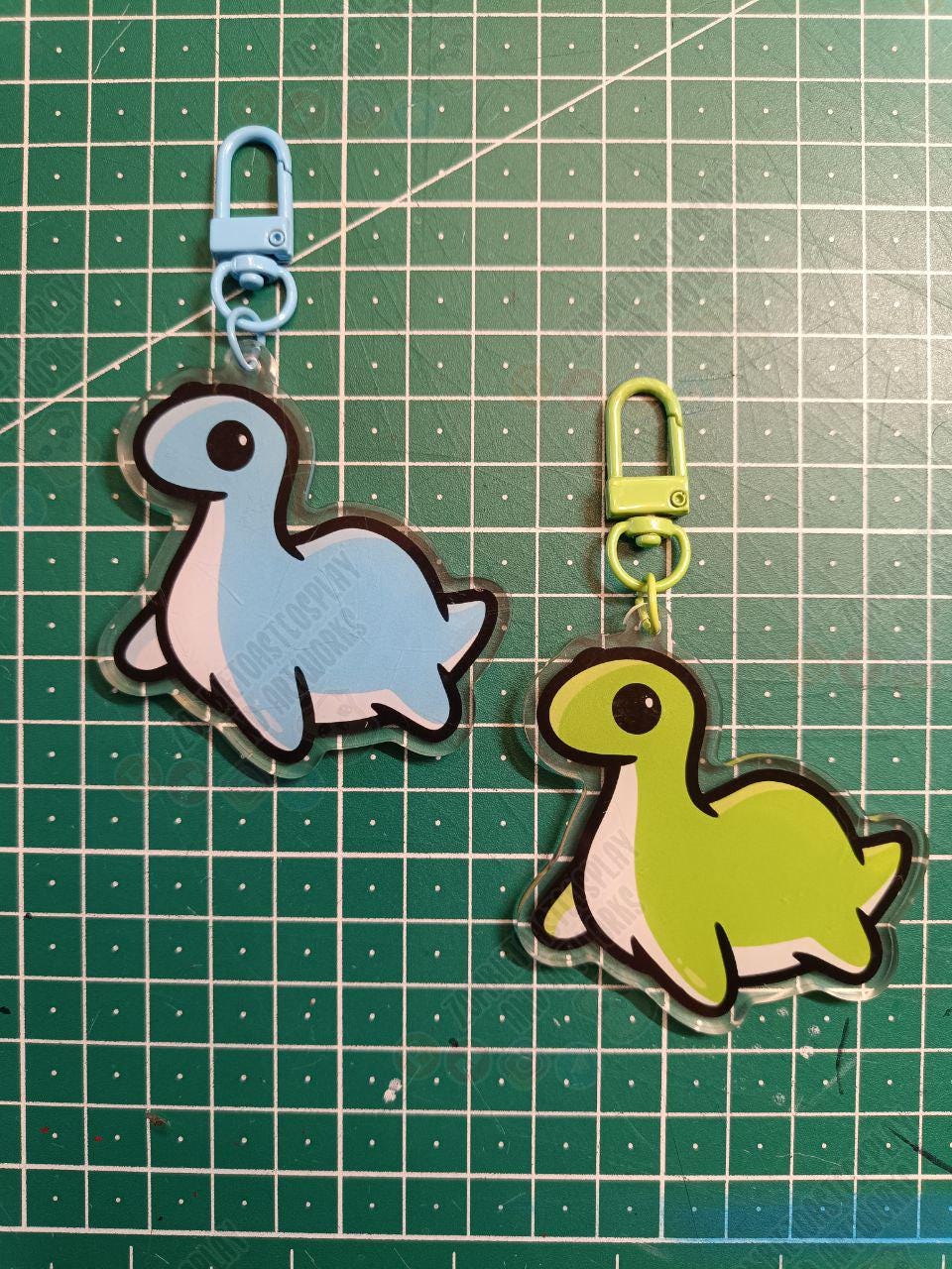Cute Dinosaur/Nessie Keychain | Green Or Blue Cute Dinosaur/Nessie Keychain | Green Or Blue von ZombietoastcosplayDE