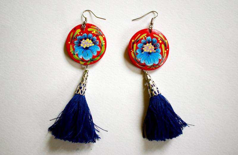 Handbemalte Rote Holzohrringe Boho Quastenschmuck Handbemalte Rote Holzohrringe Boho Quastenschmuck von ZoraArt