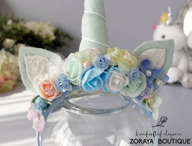Pastell Einhorn Blumenkrone Handgefertigtes Kinder Haarband, Requisit Geburtstag von ZorayaBabyProps