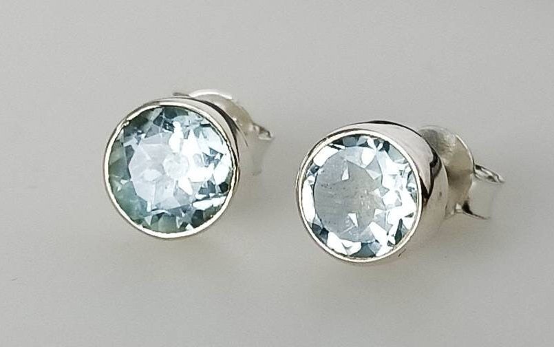 Wunderschön Geschliffene Echte Blaue Topas Edelsteine Solide 925 Silber Runde Ohrstecker, Schütze Sternzeichen Dezember Birthstone Australien Wunderschön Geschliffene Echte Blaue Topas Edelsteine Solide 925 Silber Runde Ohrstecker, Schütze Sternzeichen Dezember Birthstone Australien von ZorbaJewellers