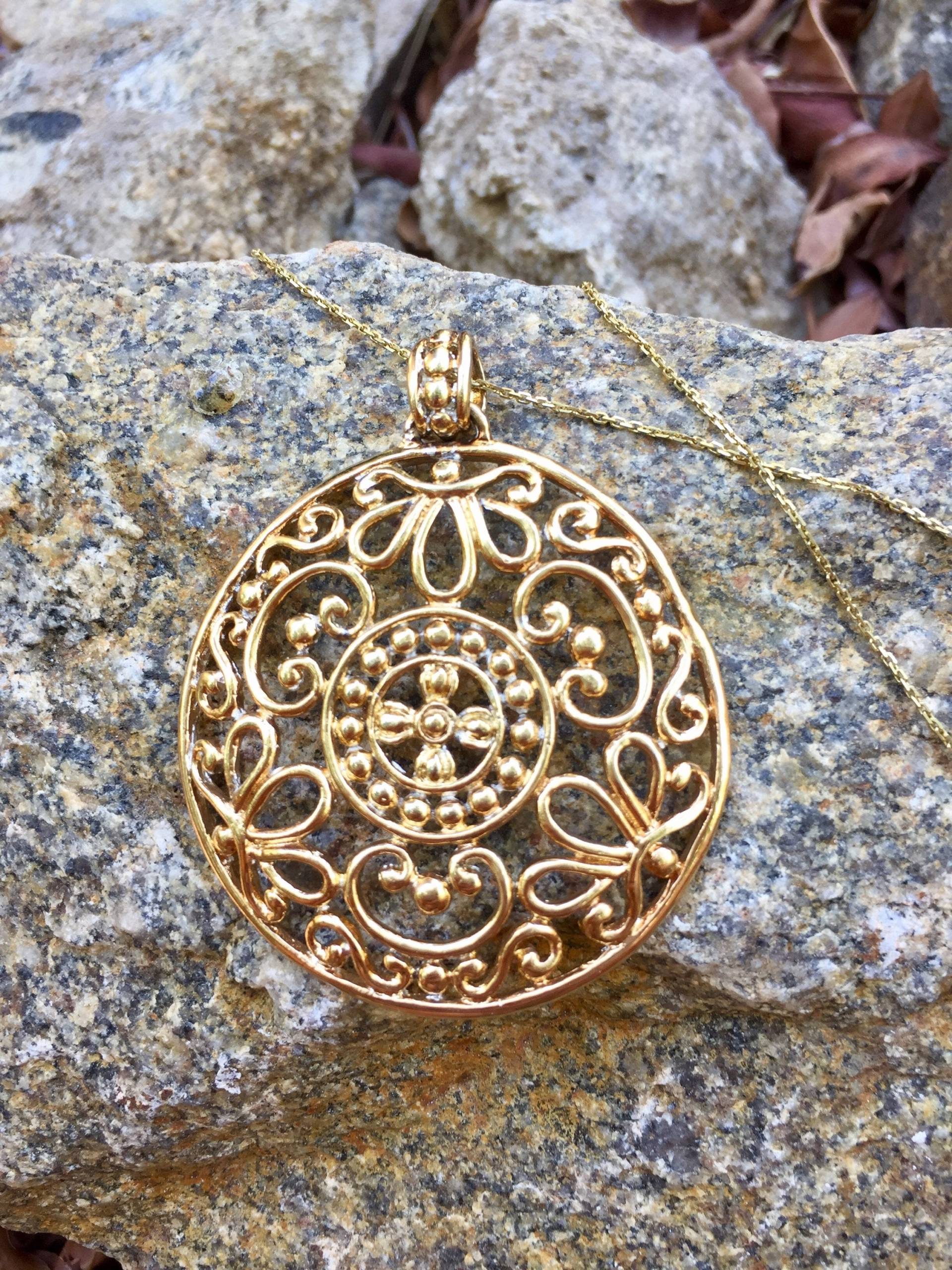 Vintage Mandala Vergoldete Halskette von ZoulalJewelry