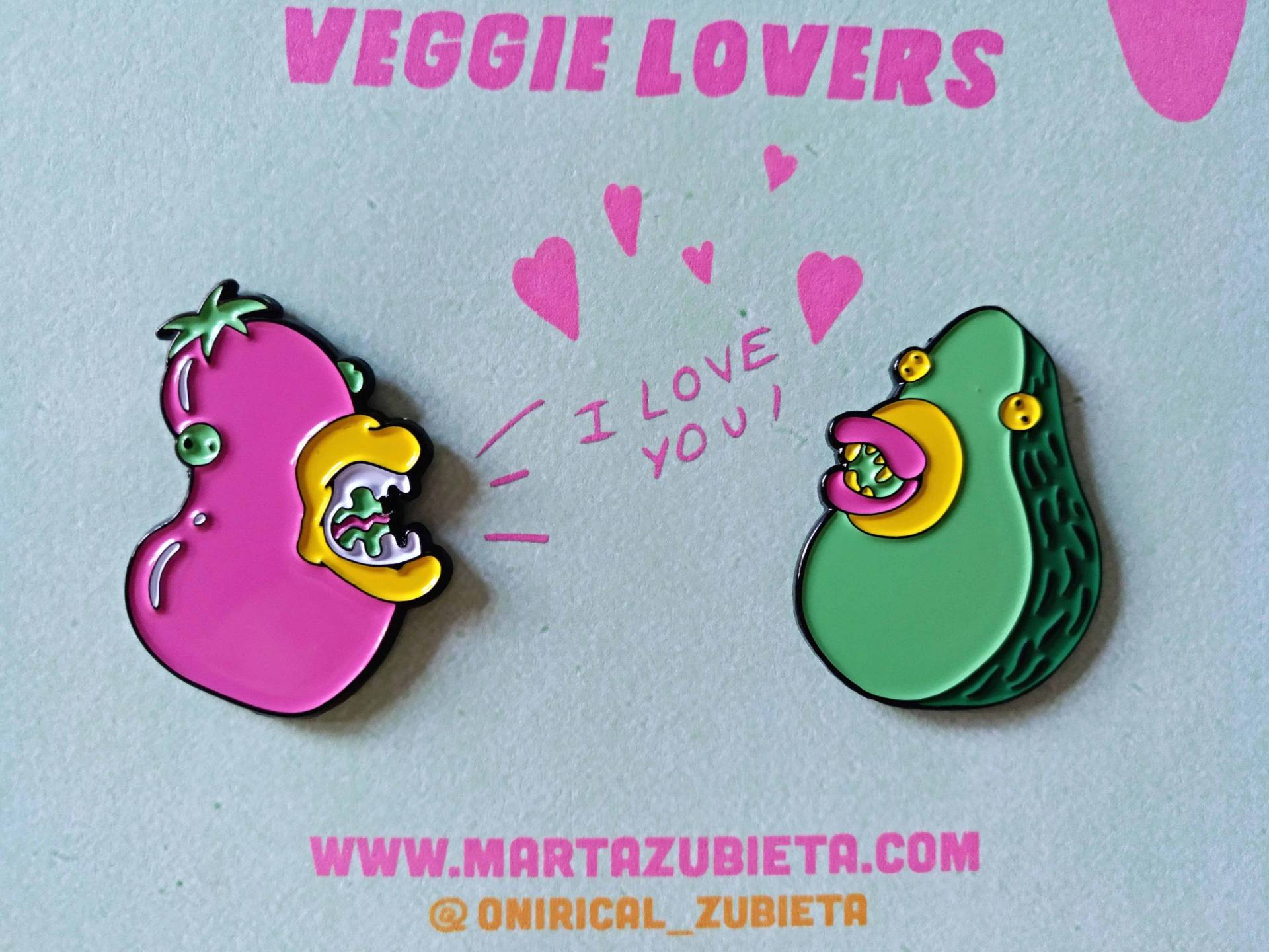 Avocado & Aubergine Monster Emaille Pin Duo Witziges Veggie Paar Avocado & Aubergine Monster Emaille Pin Duo Witziges Veggie Paar von ZubietaIllustration