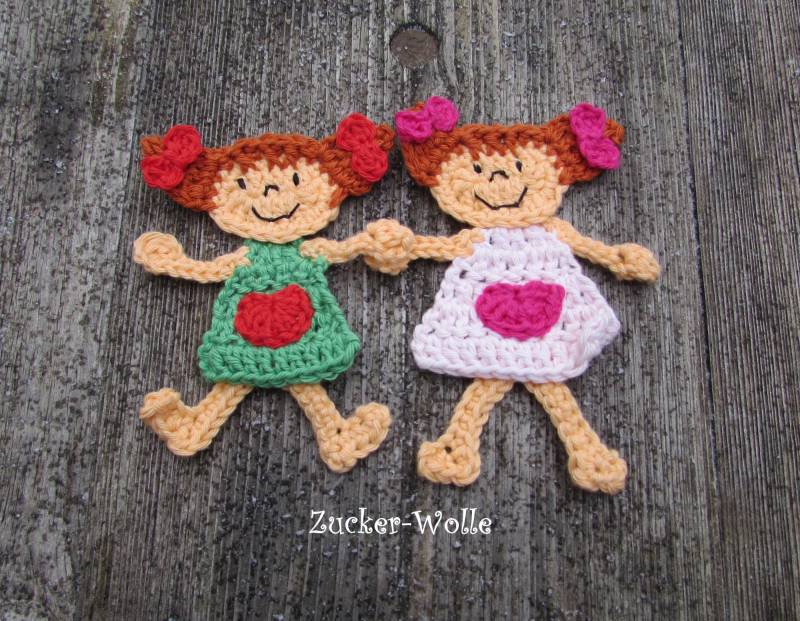 Häkelapplikation Applikation Emily Niedlich Mädchen Aufnäher Gehäkelt Zum Aufnähen Auf Taschen Shirt Kissen Uvm von ZuckerWolle