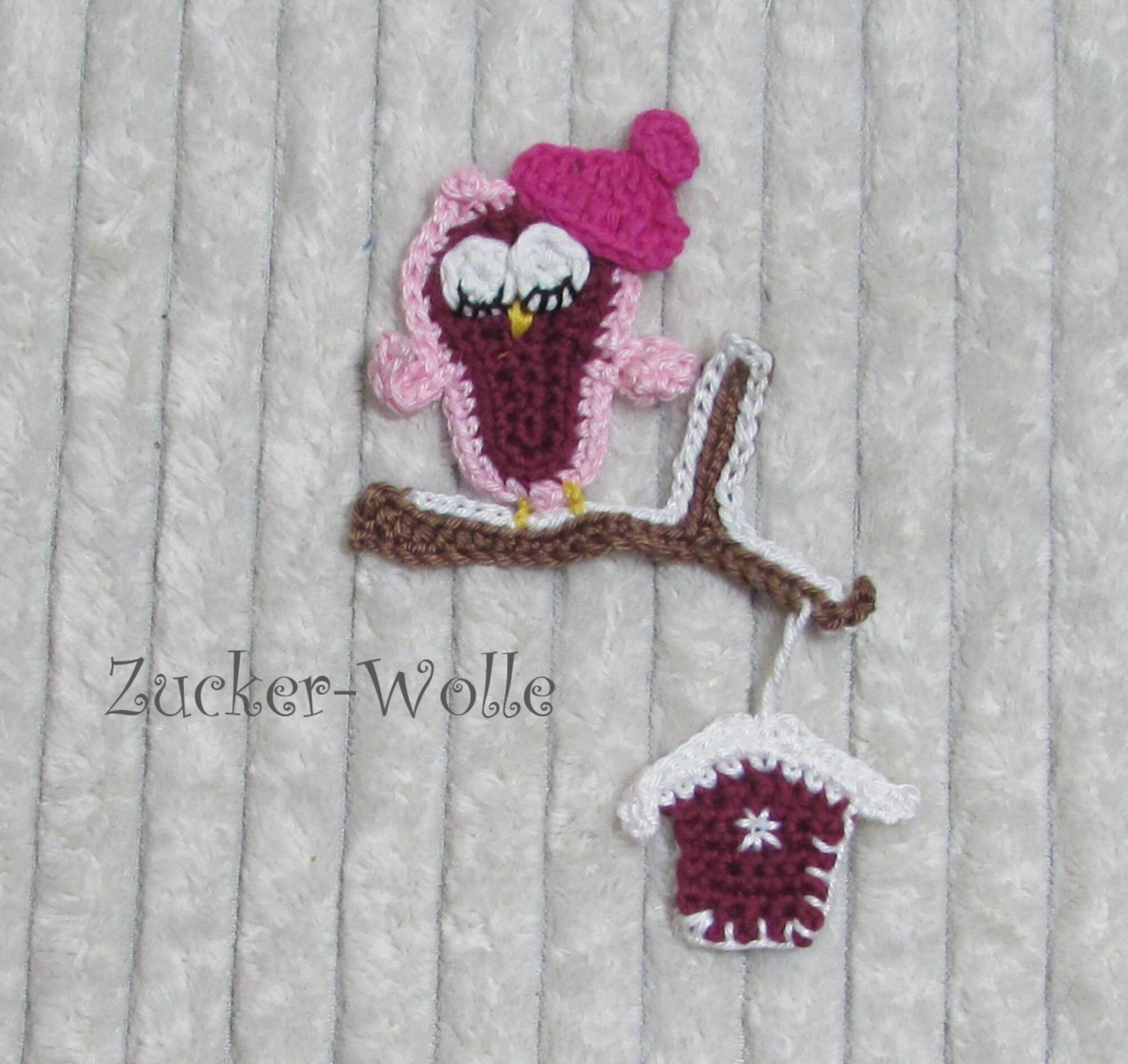 Häkelapplikation Eule Mit Vogelhaus Farbwahl von ZuckerWolle