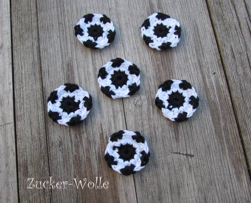 Häkelapplikation Fußball Fußbälle von ZuckerWolle