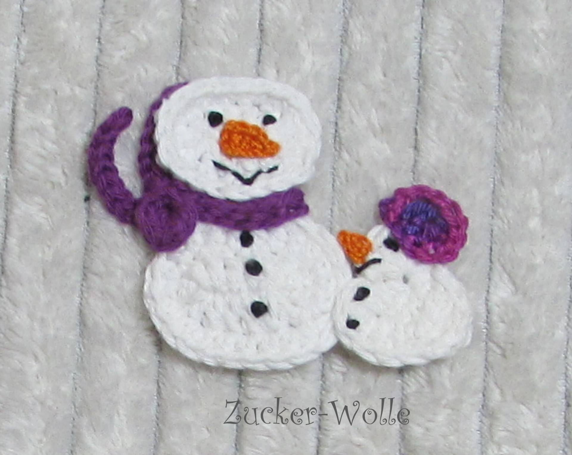 Häkelapplikation Schneemann Mit Kind Zum Aufnähen von ZuckerWolle