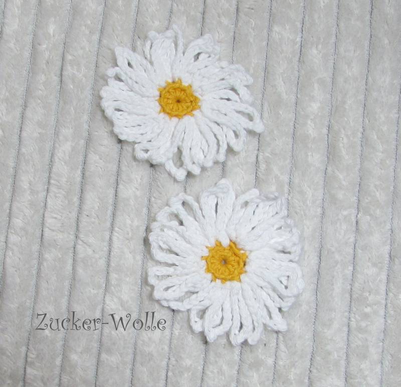 Häkelblumen Margerithen , Gänseblümchen Häkelapplikationen Blumen von ZuckerWolle