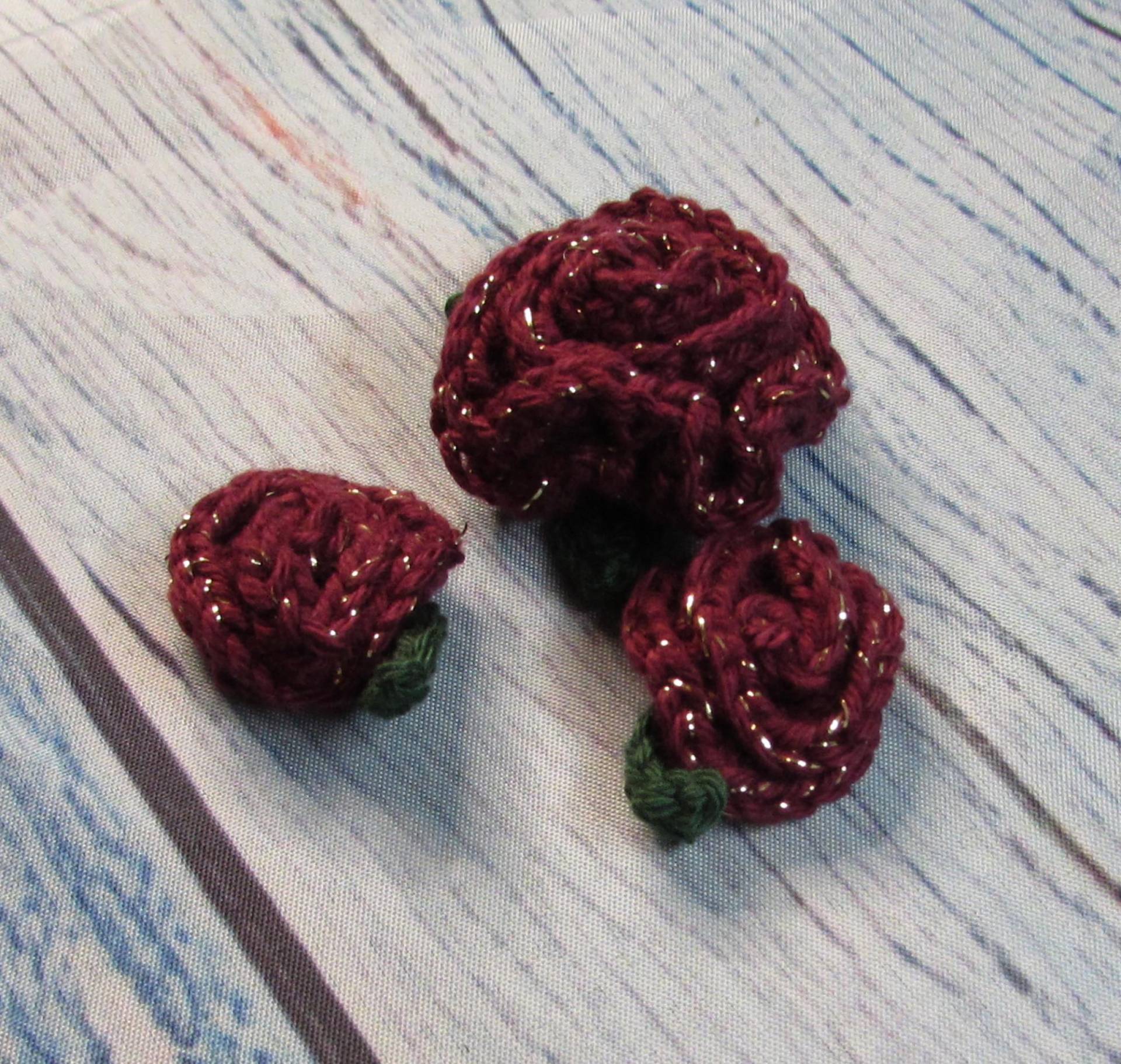 Rosen 3 Stück Häkelblumen Farbwahl von ZuckerWolle