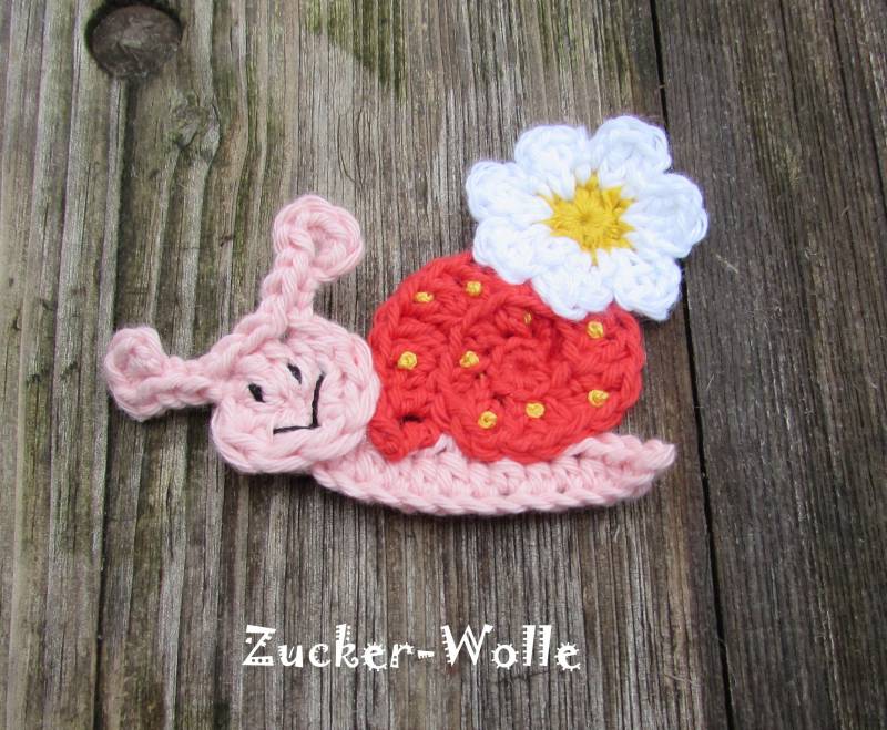 Schnecke Erdbeerschnecke Erdbeere Häkelapplikation von ZuckerWolle