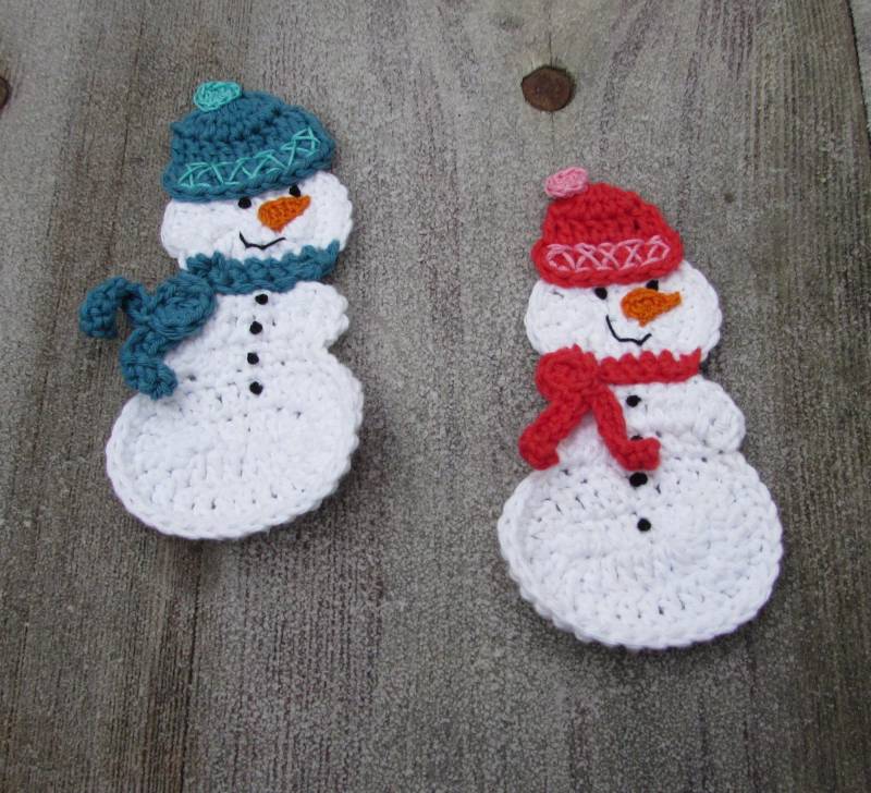 Schneemann Xl Häkelapplikation Rot Oder Blau von ZuckerWolle