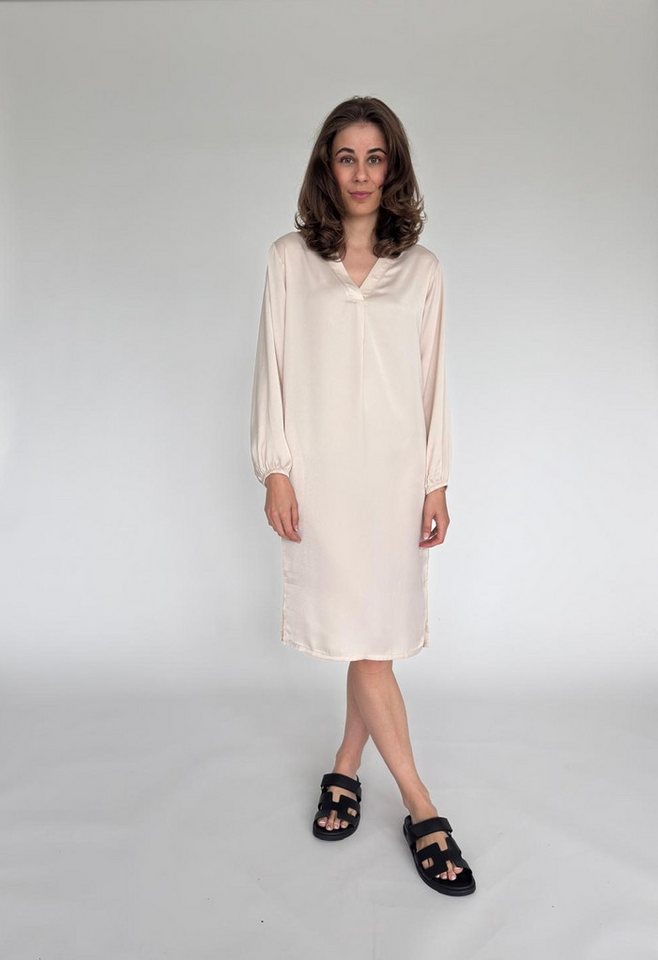 Zuckerwatte Satinkleid knielang mit V-Ausschnitt von Zuckerwatte