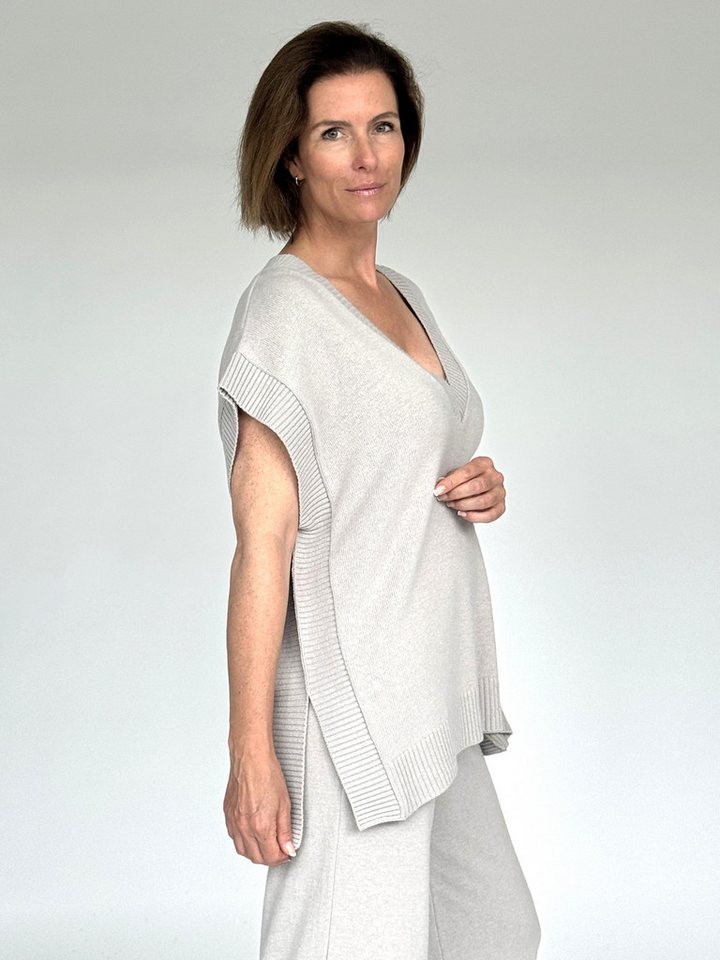 Zuckerwatte Longpullunder mit tiefem V-Ausschnitt, aus weicher Merino Cashmere Mischung von Zuckerwatte