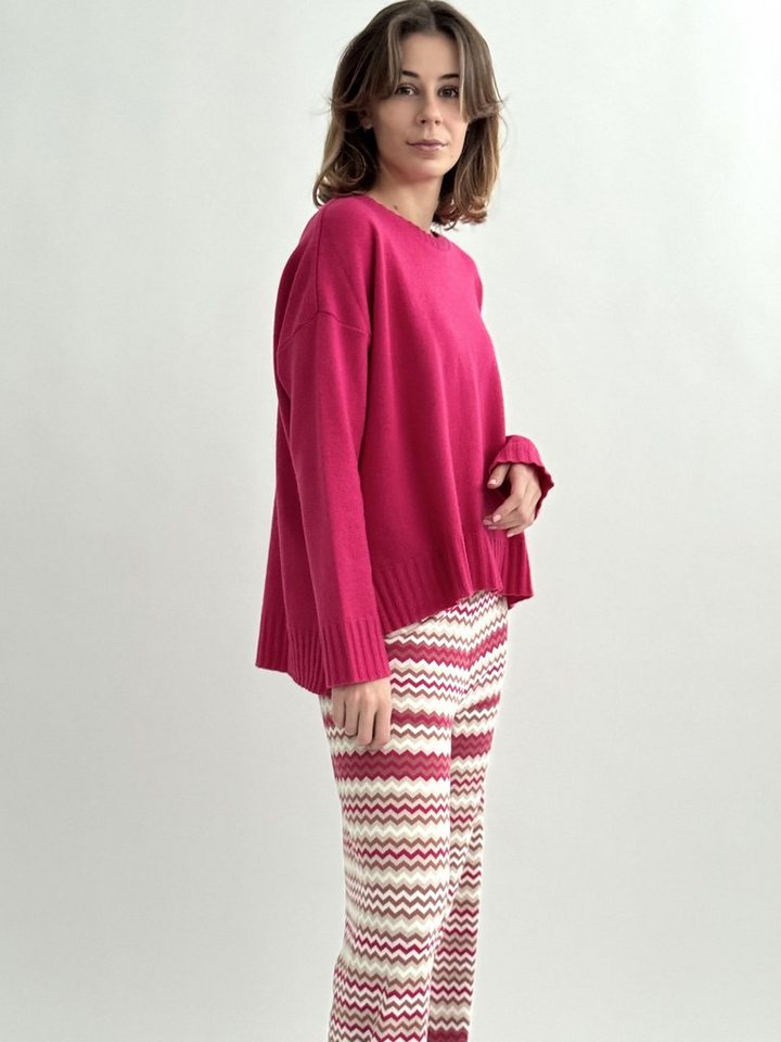 Zuckerwatte Rundhalspullover hinten länger geschnitten, aus Merinowolle Viskose und Cashmere von Zuckerwatte